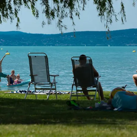 Aranypart & Kemping 2*