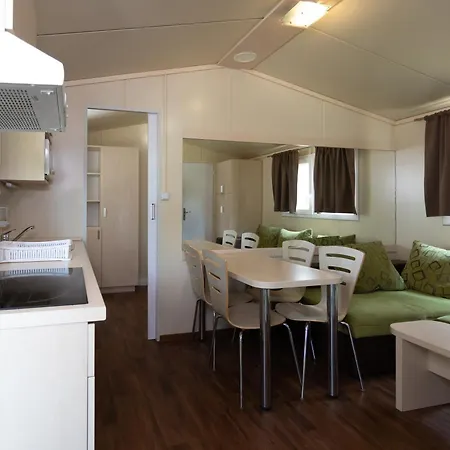 Camping Aranypart & 2*
