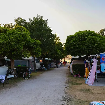 Aranypart & Campingplatz Siófok