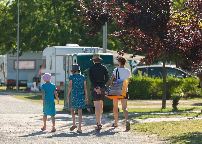 营地 Aranypart & 希欧福克