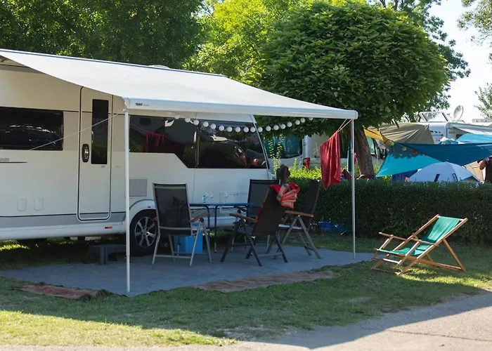 Aranypart & 营地 2*