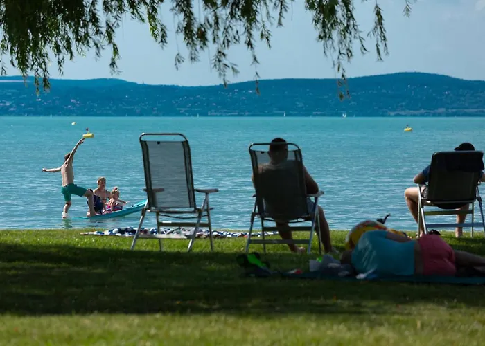 Aranypart & 营地 2*