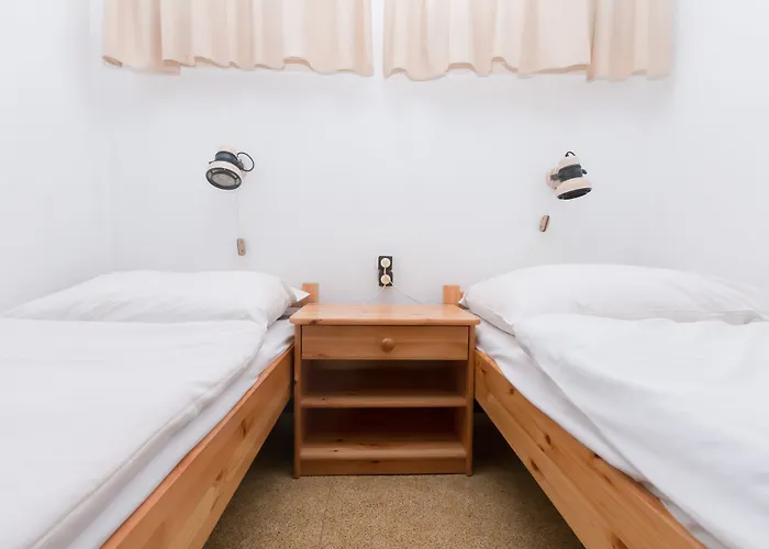 Aranypart & 营地 2*